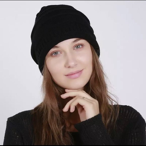 Trendy Slouch Beanie Black - Picture 4 of 5